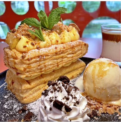 Apple Crumble Thousand Layer Puff Pastry
